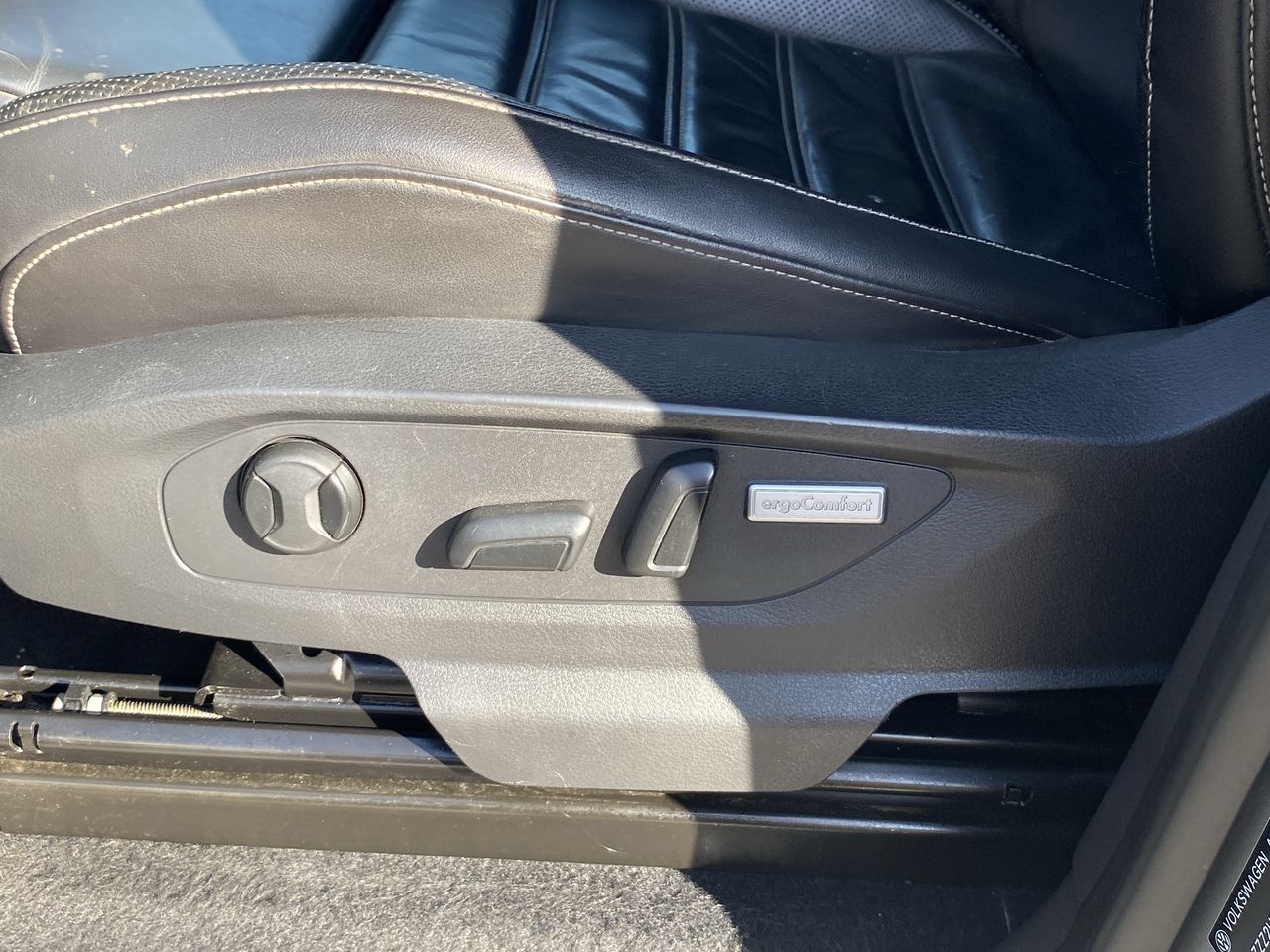 VOLKSWAGEN - 24