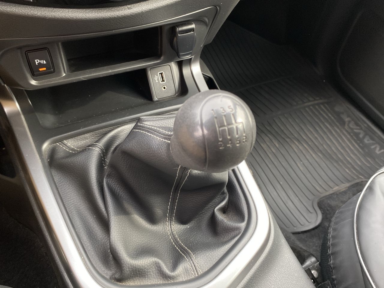 NISSAN - 32