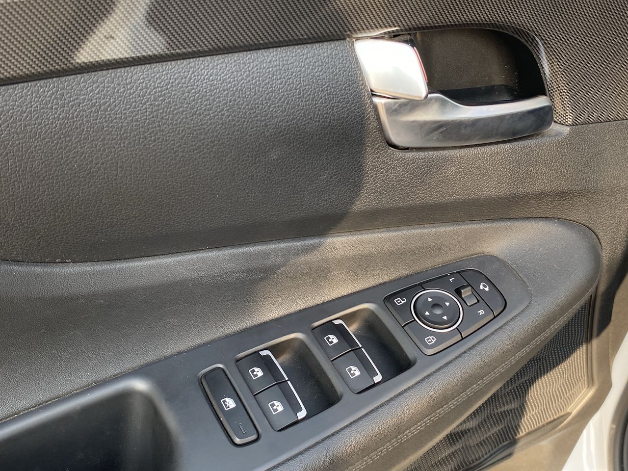 HYUNDAI - 23