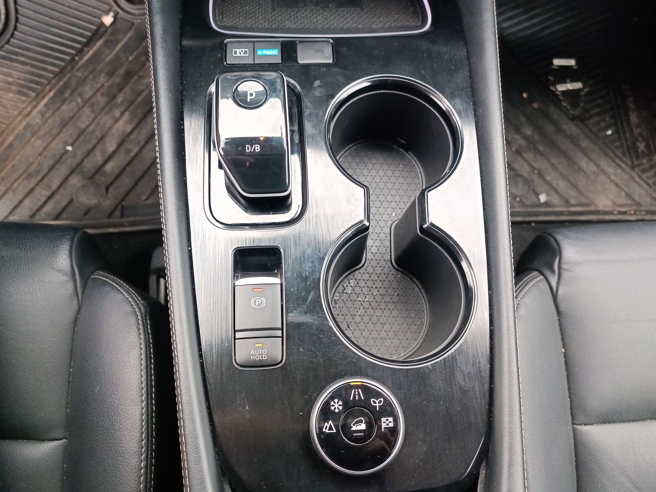 NISSAN - 32
