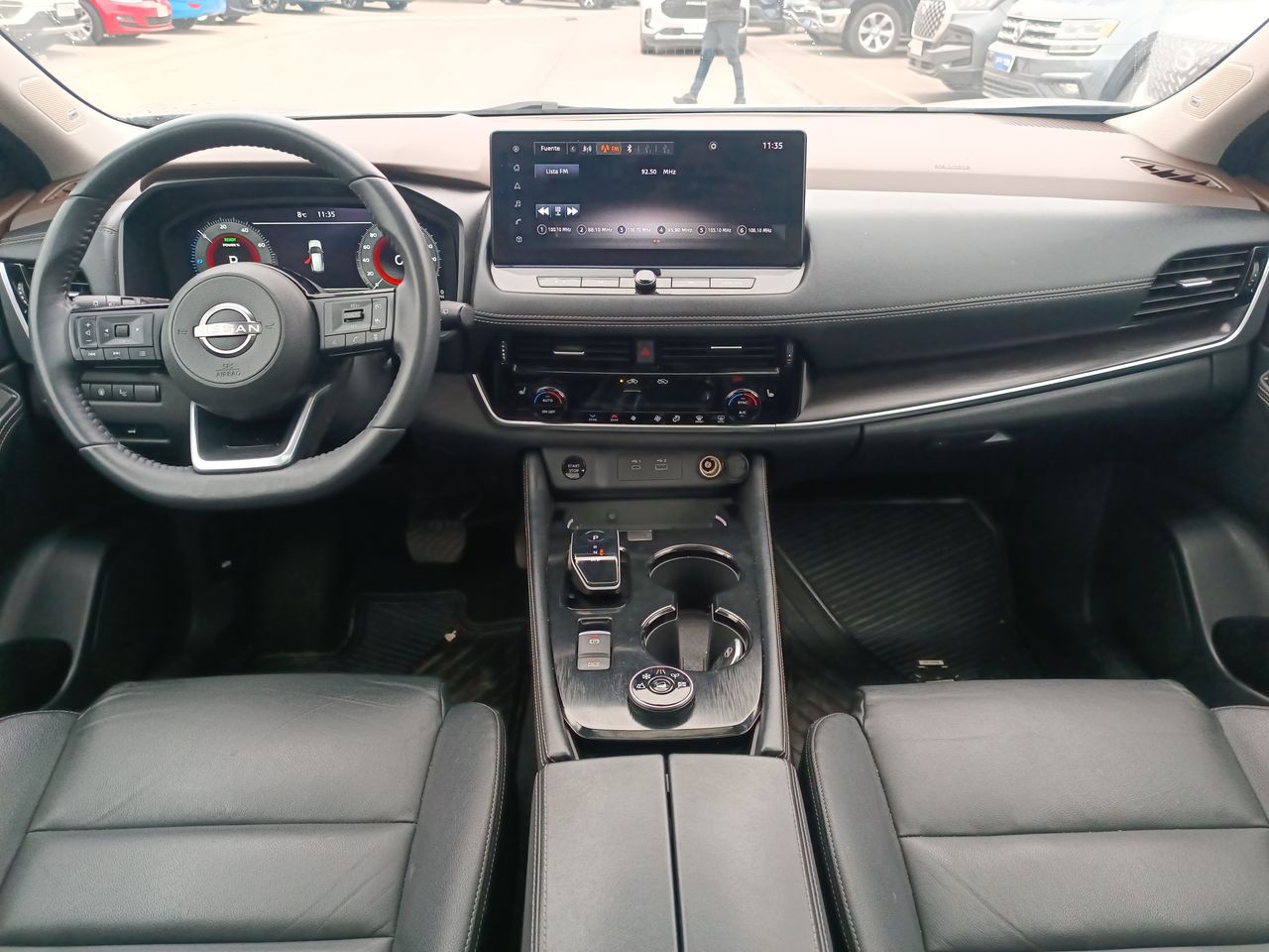 NISSAN - 33