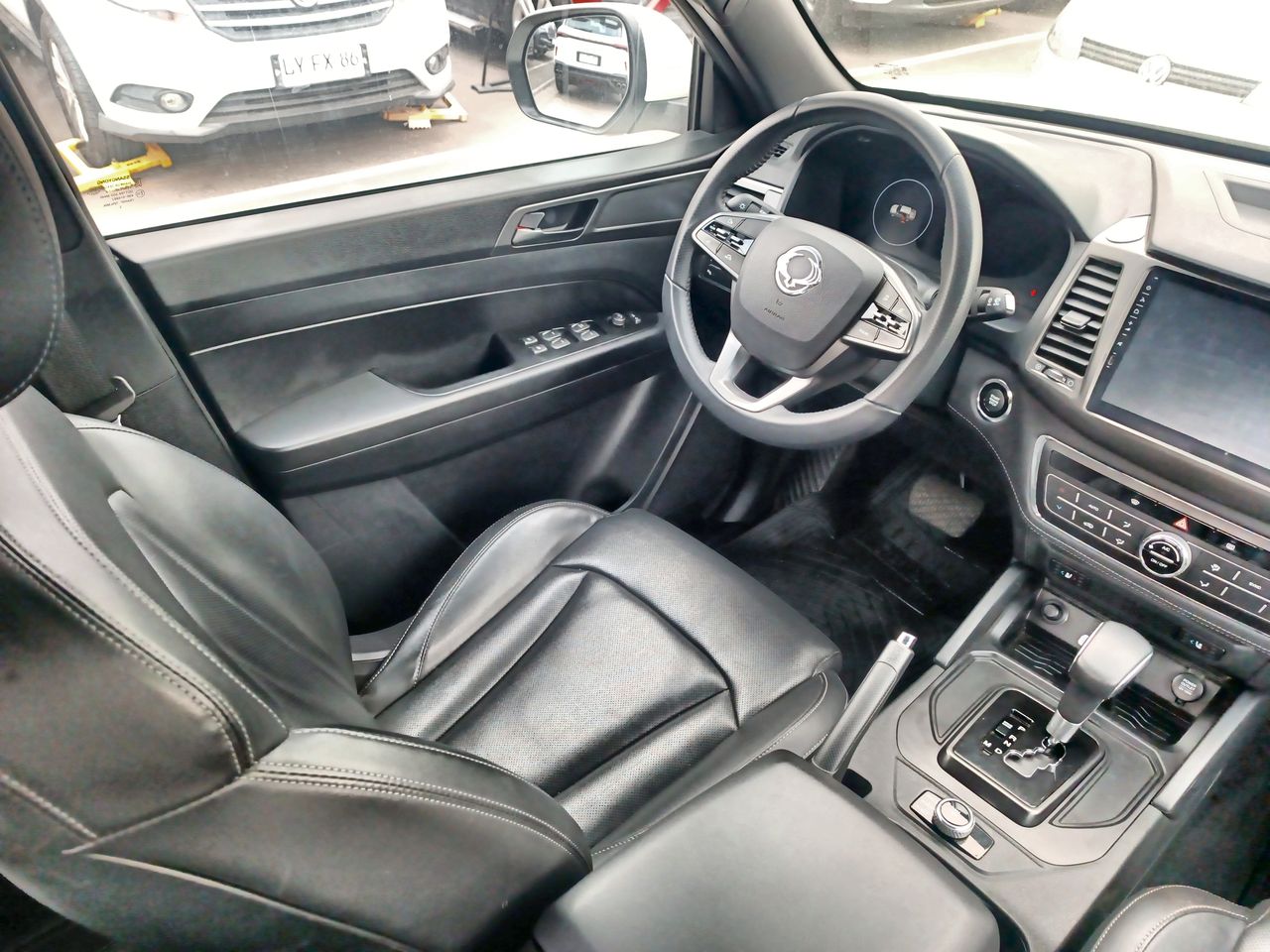 SSANGYONG - 16