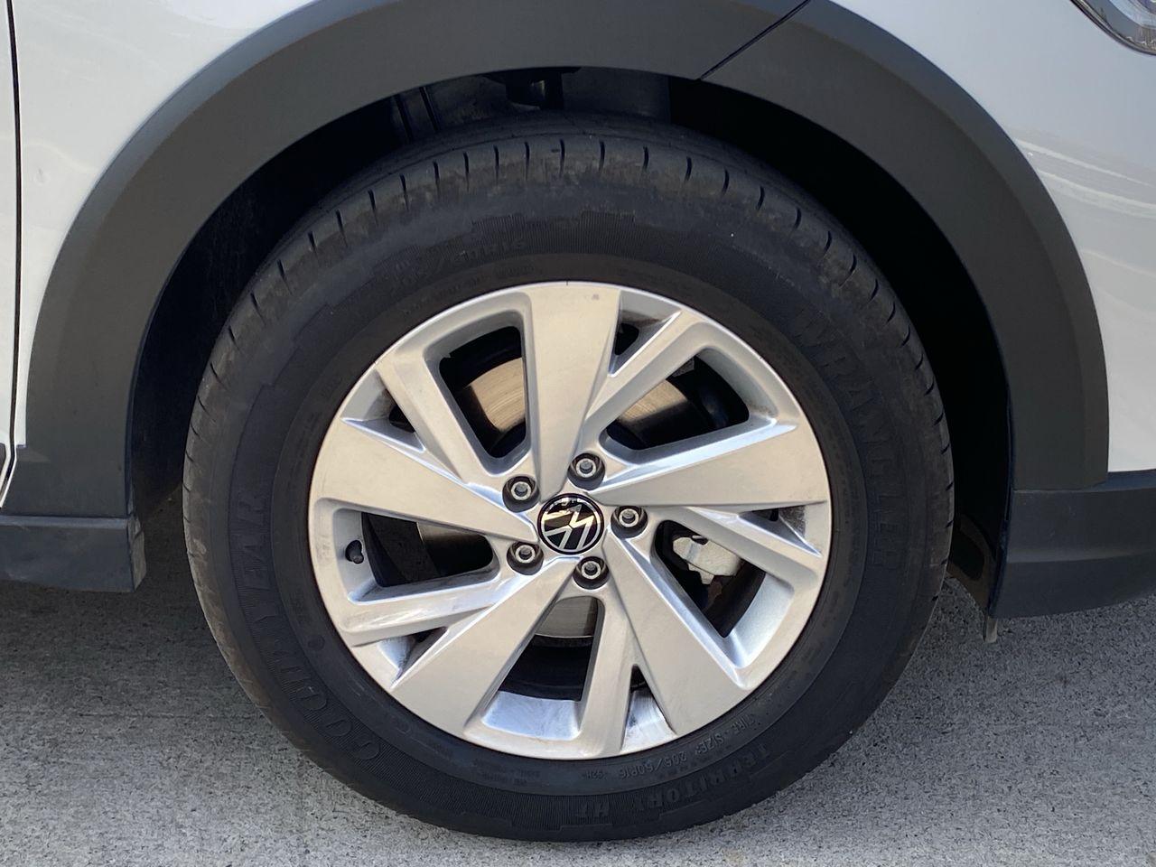 VOLKSWAGEN - 17