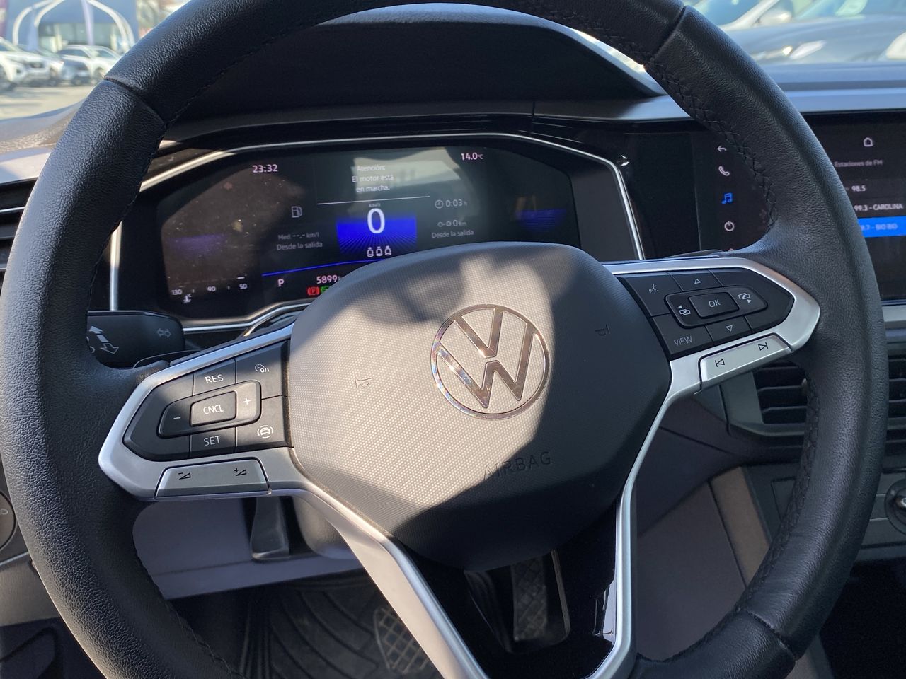 VOLKSWAGEN - 26
