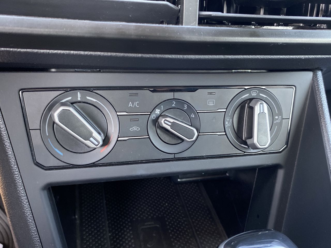 VOLKSWAGEN - 30