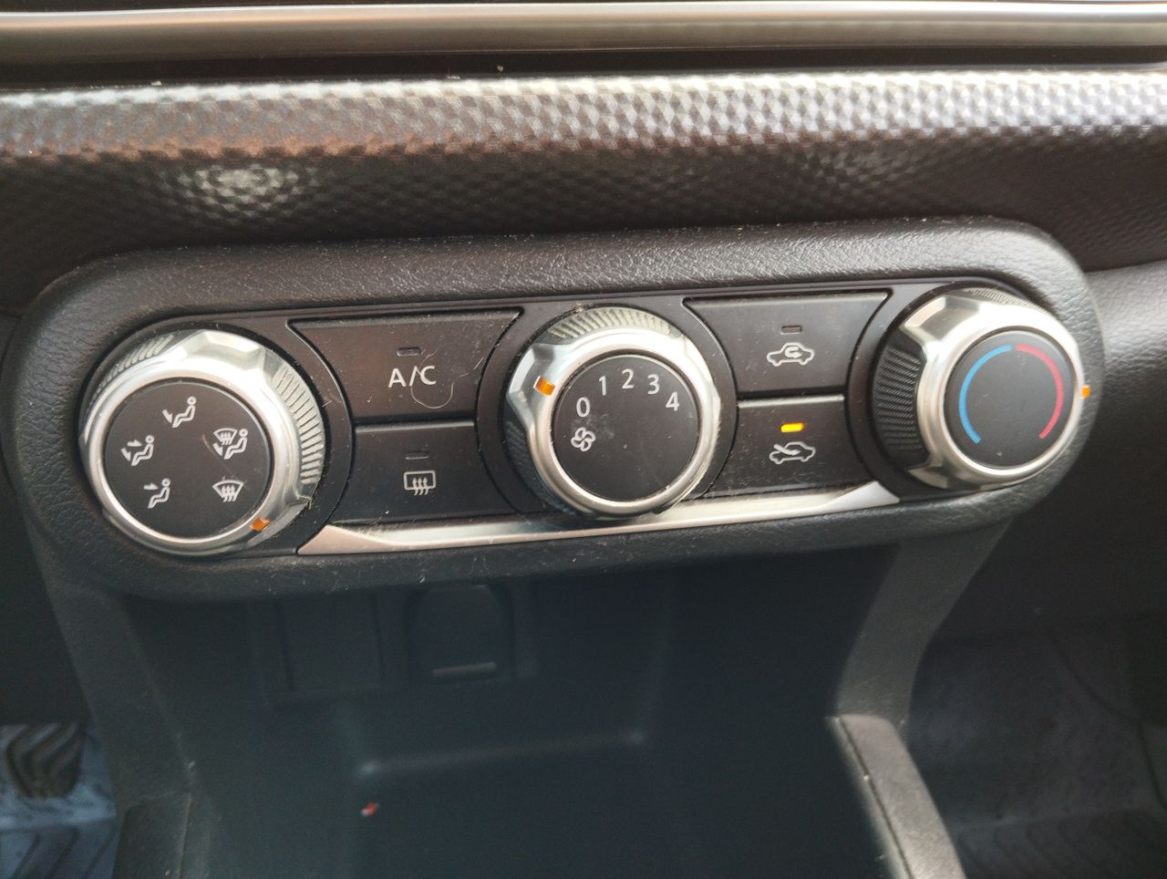 NISSAN - 29