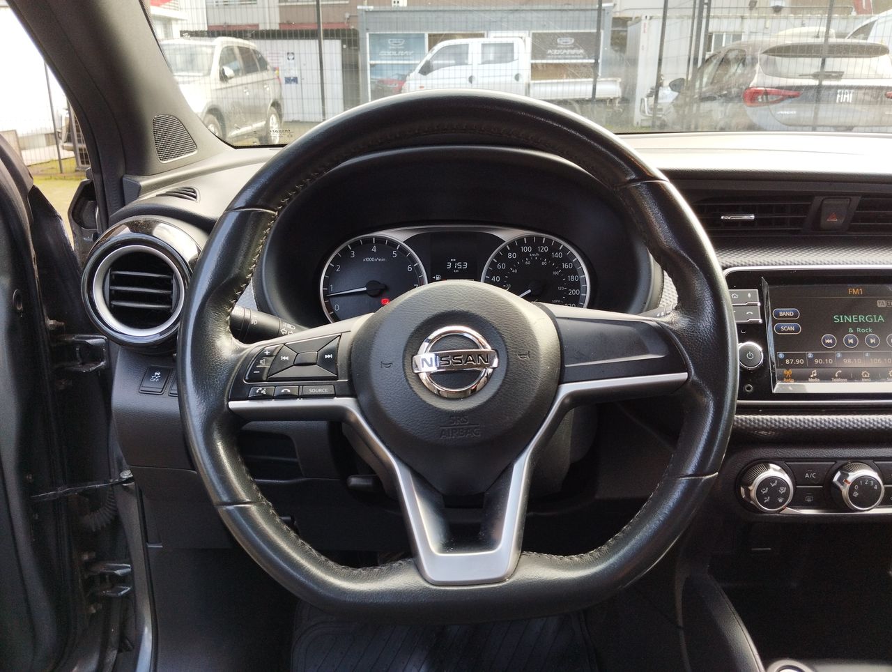 NISSAN - 25