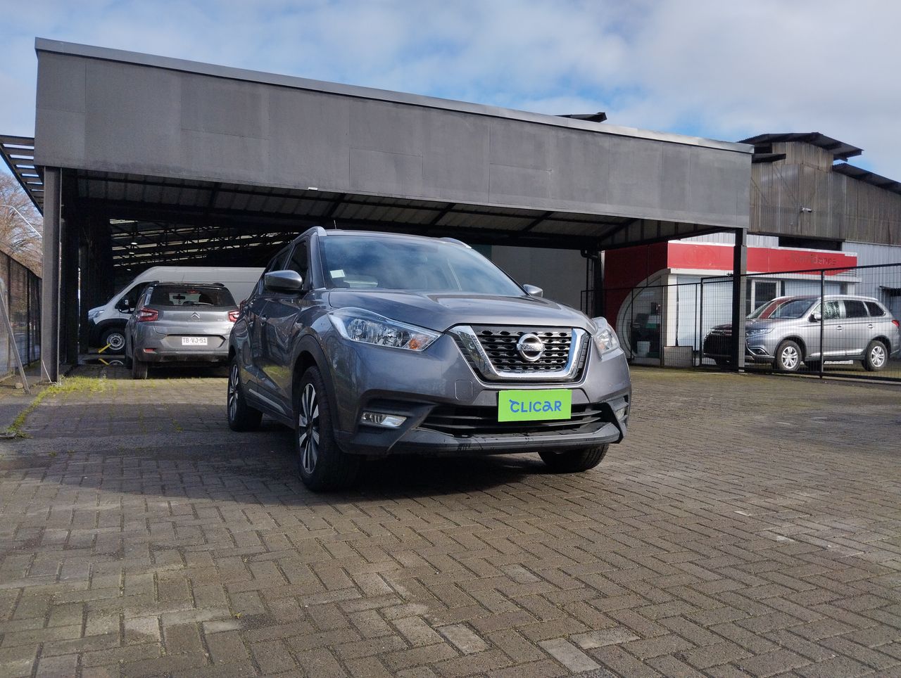 NISSAN - 4
