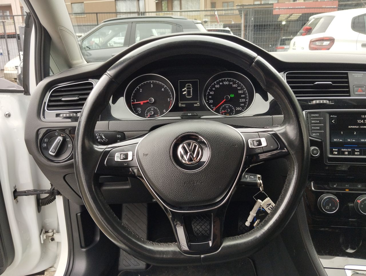 VOLKSWAGEN - 25
