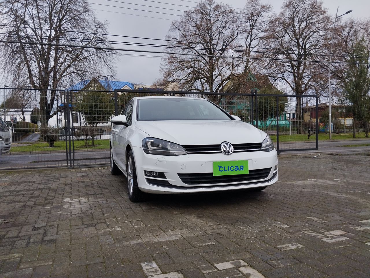 VOLKSWAGEN - 4