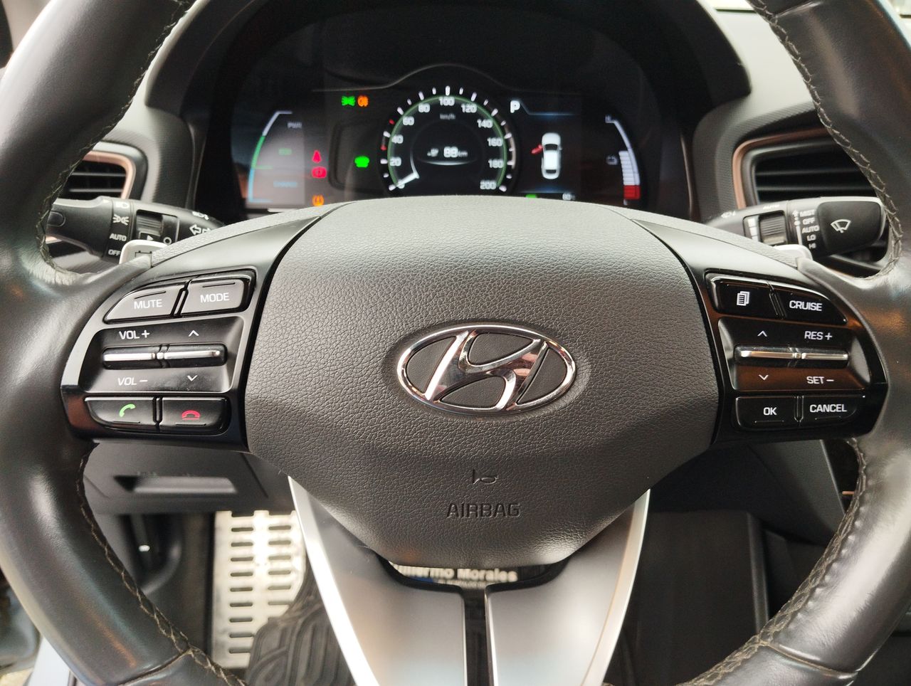 HYUNDAI - 25