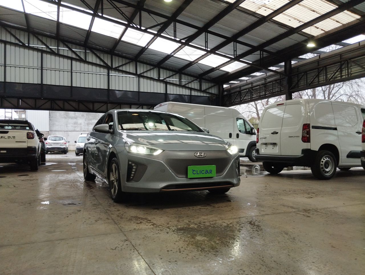 HYUNDAI - 4
