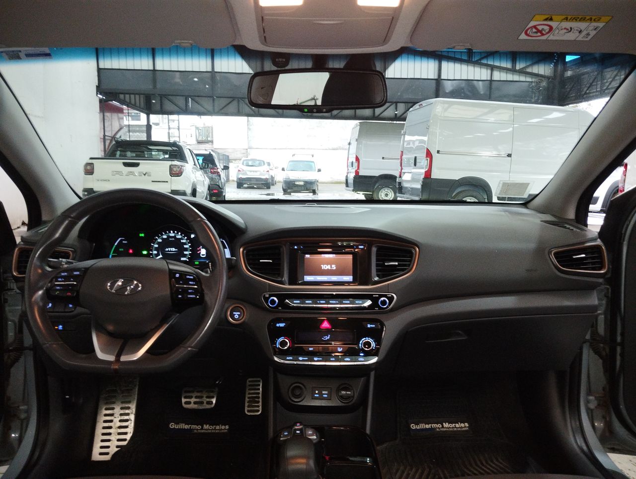 HYUNDAI - 9