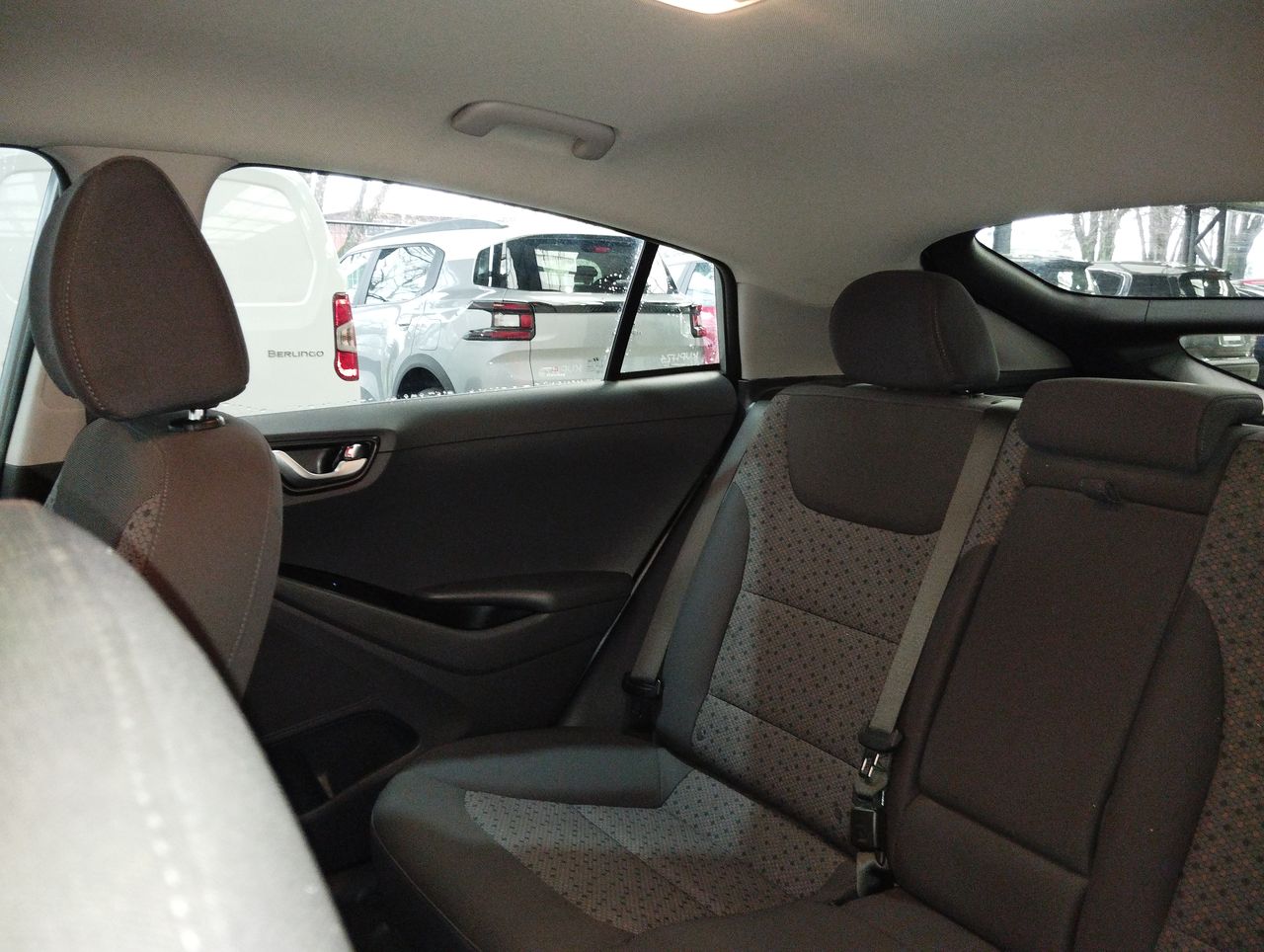 HYUNDAI - 12
