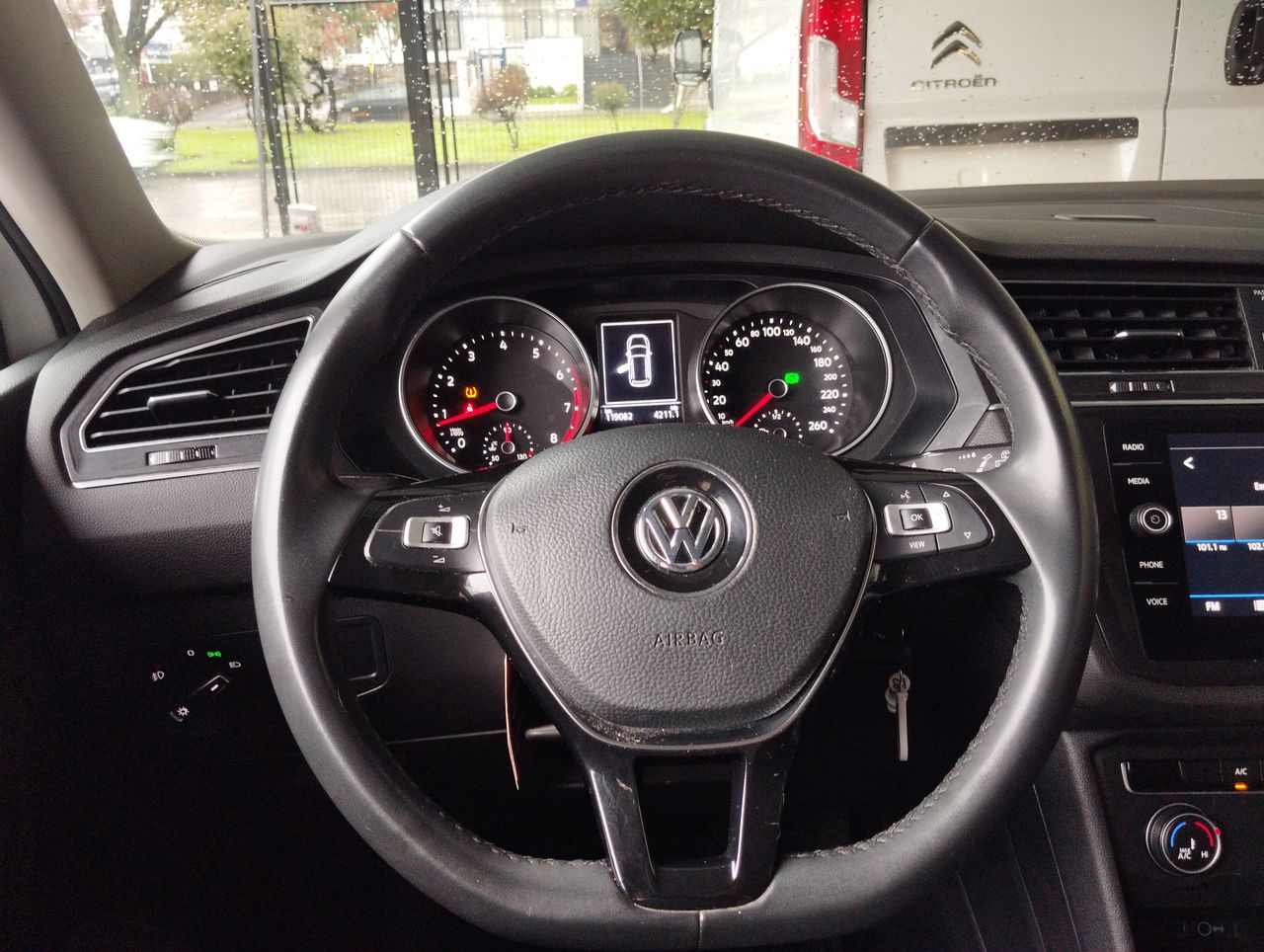 VOLKSWAGEN - 25