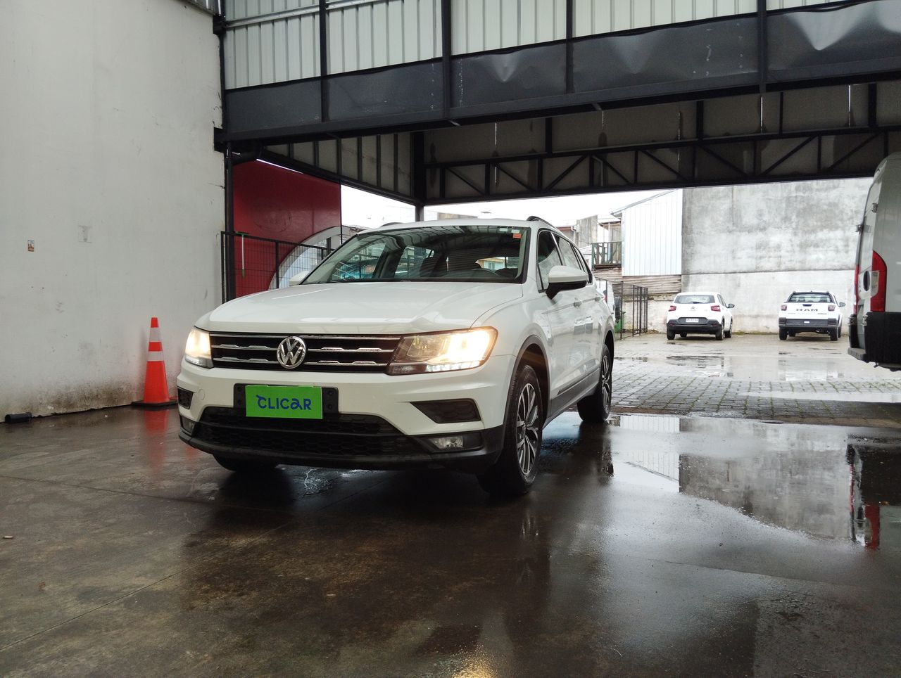 VOLKSWAGEN - 5