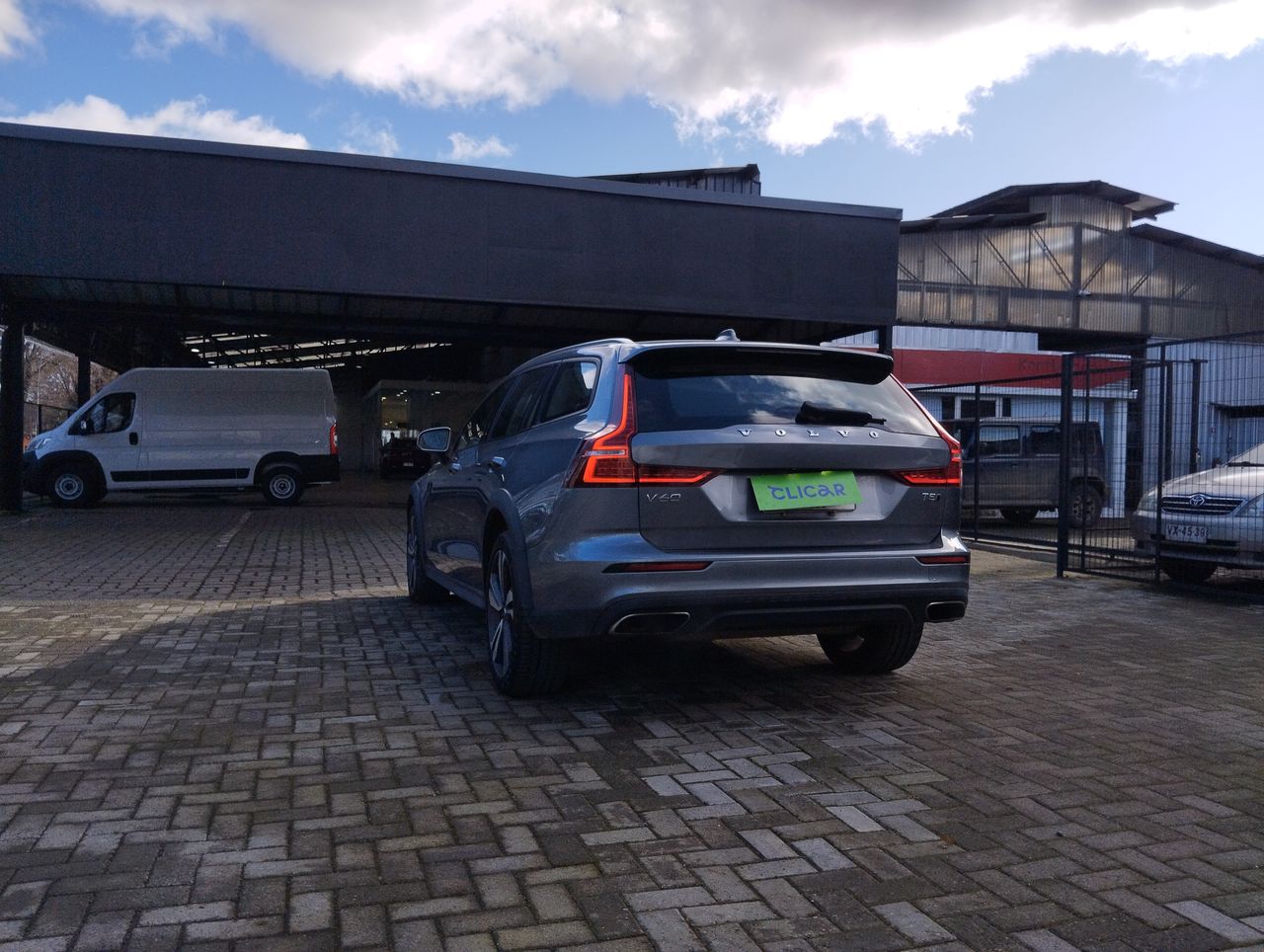 VOLVO - 8