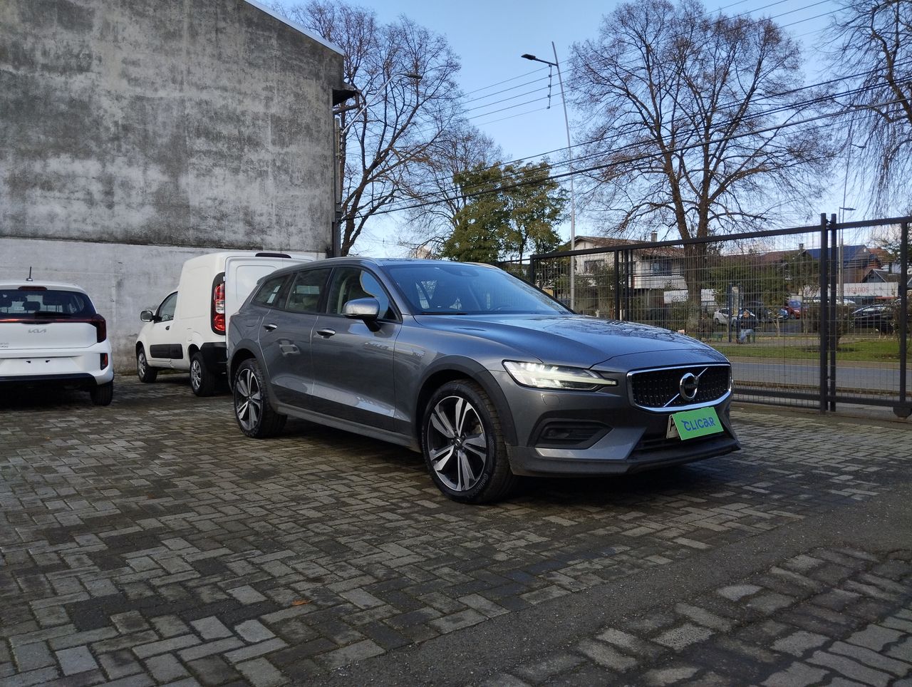 VOLVO - 3