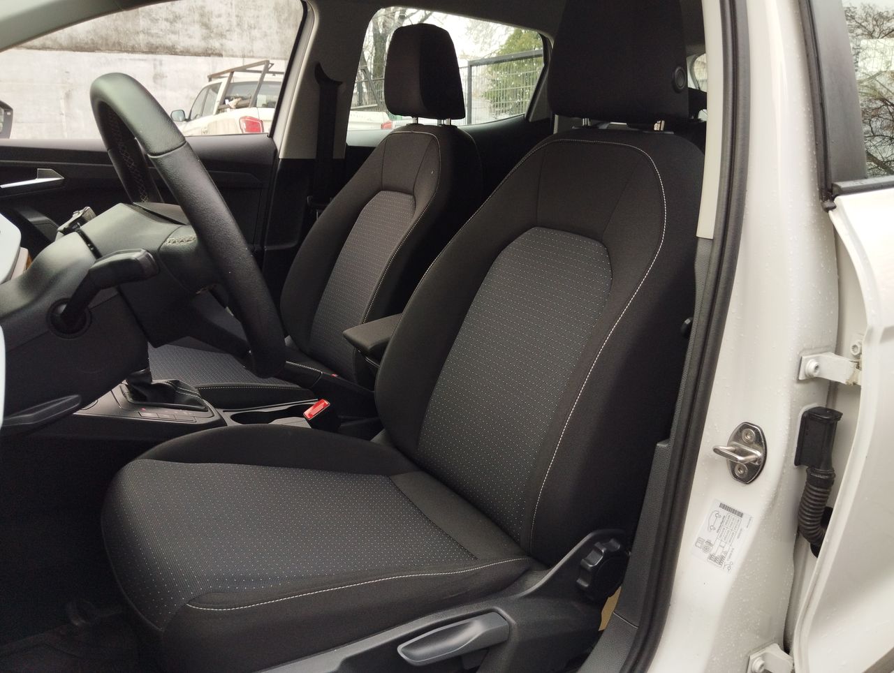 SEAT - 24
