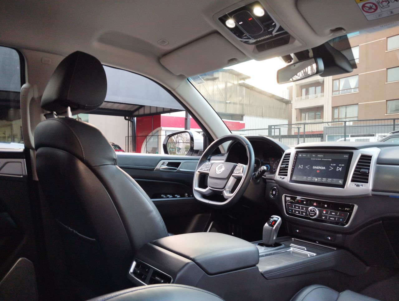 SSANGYONG - 16