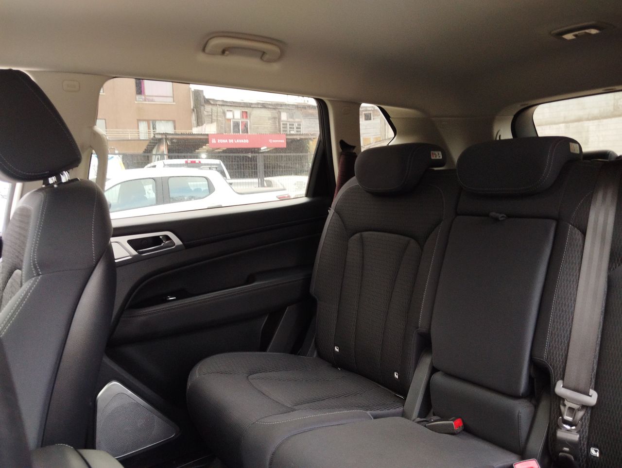 SSANGYONG - 12