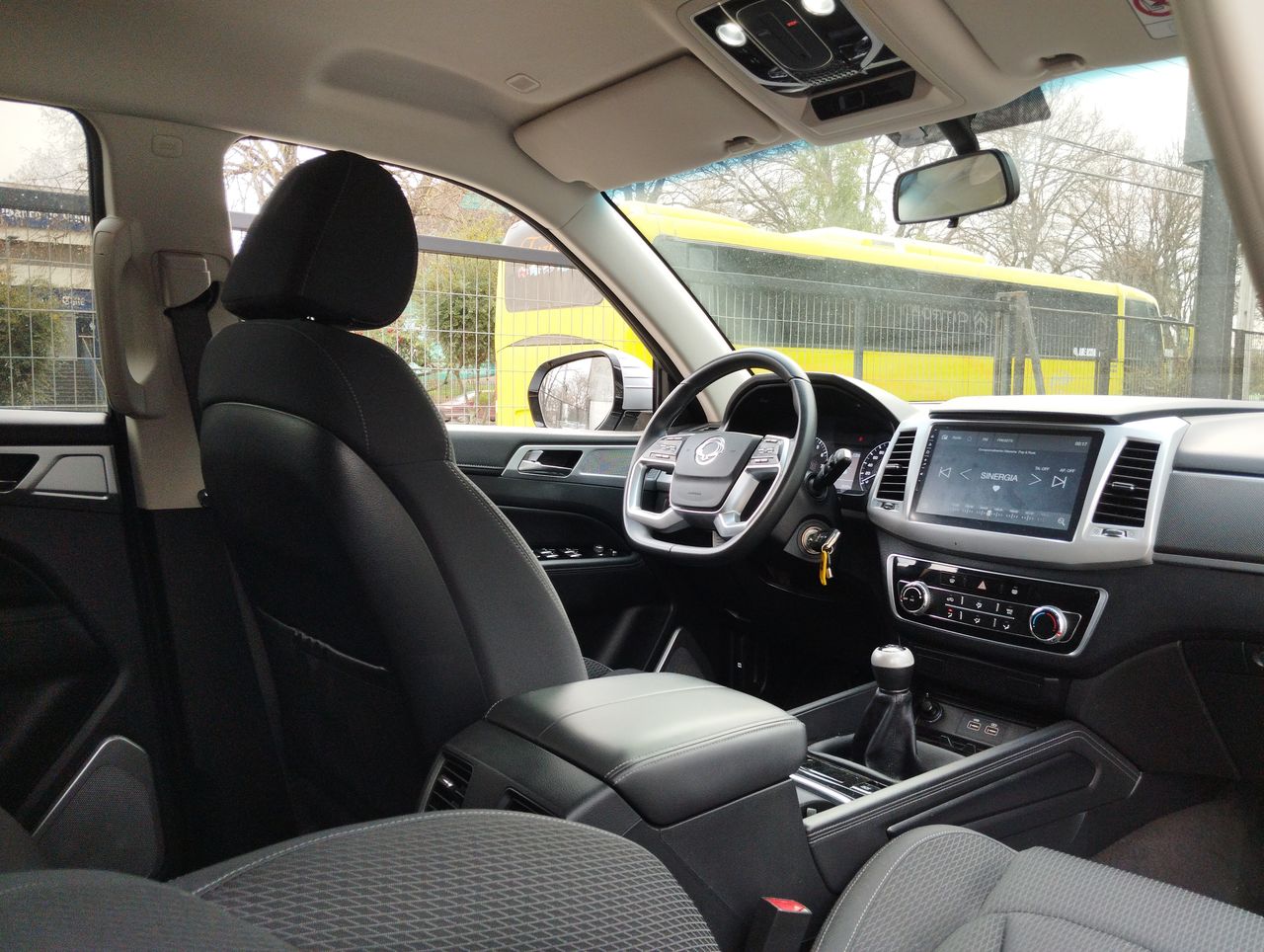 SSANGYONG - 16