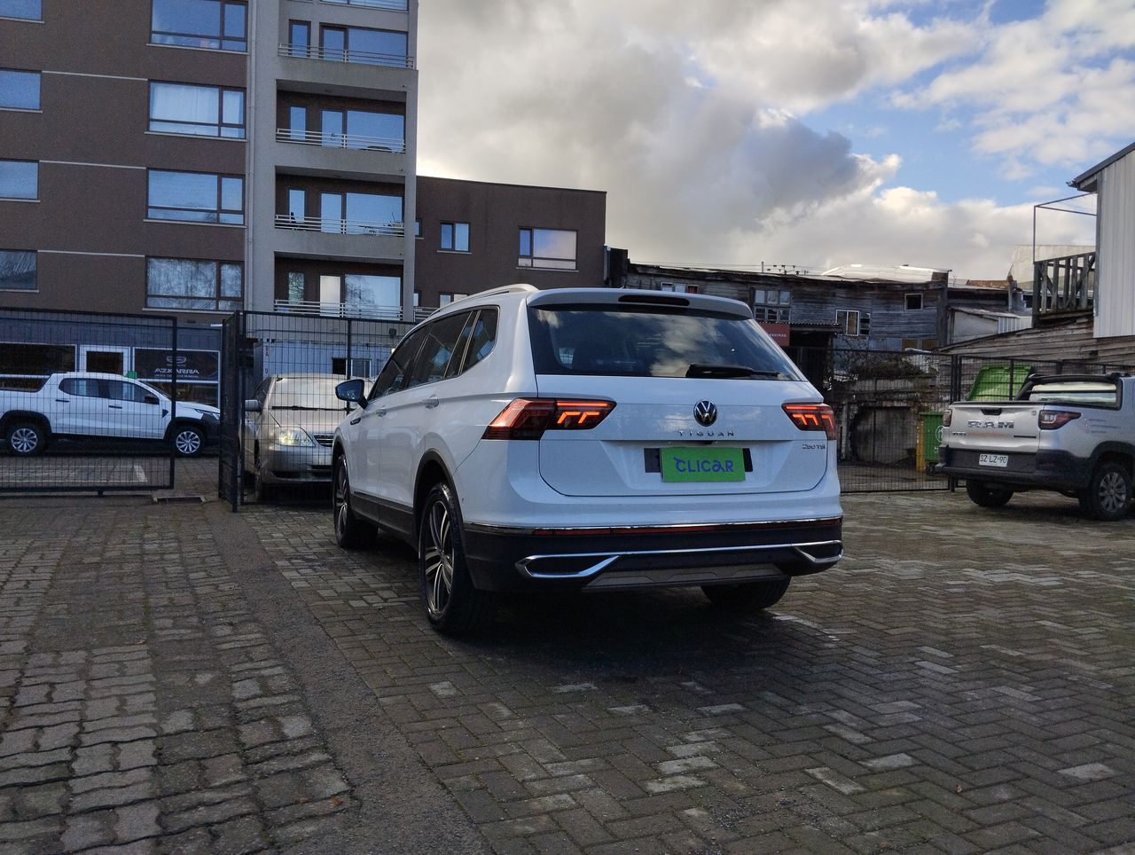 VOLKSWAGEN - 8
