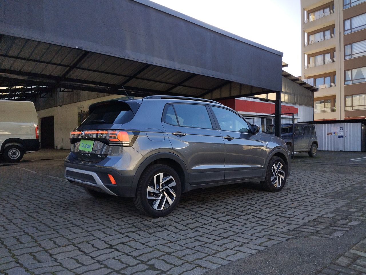 VOLKSWAGEN - 2