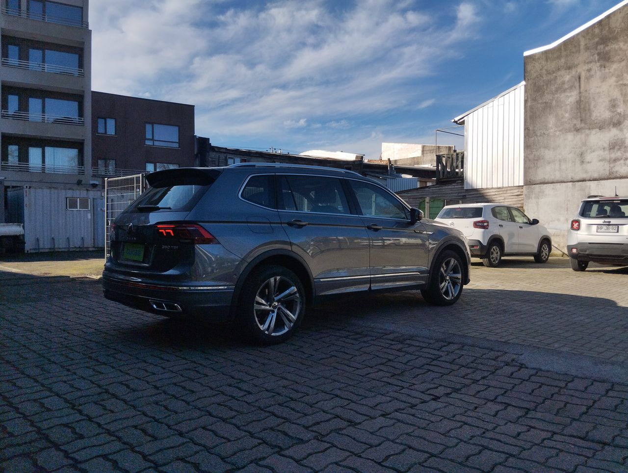 VOLKSWAGEN - 2