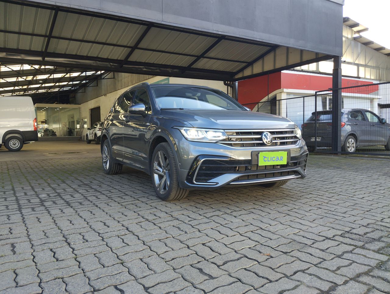 VOLKSWAGEN - 4