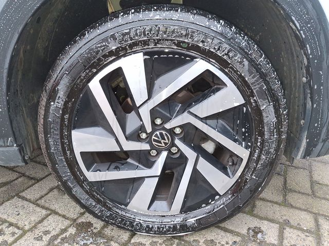 VOLKSWAGEN - 16