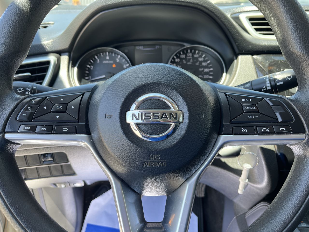 NISSAN - 26