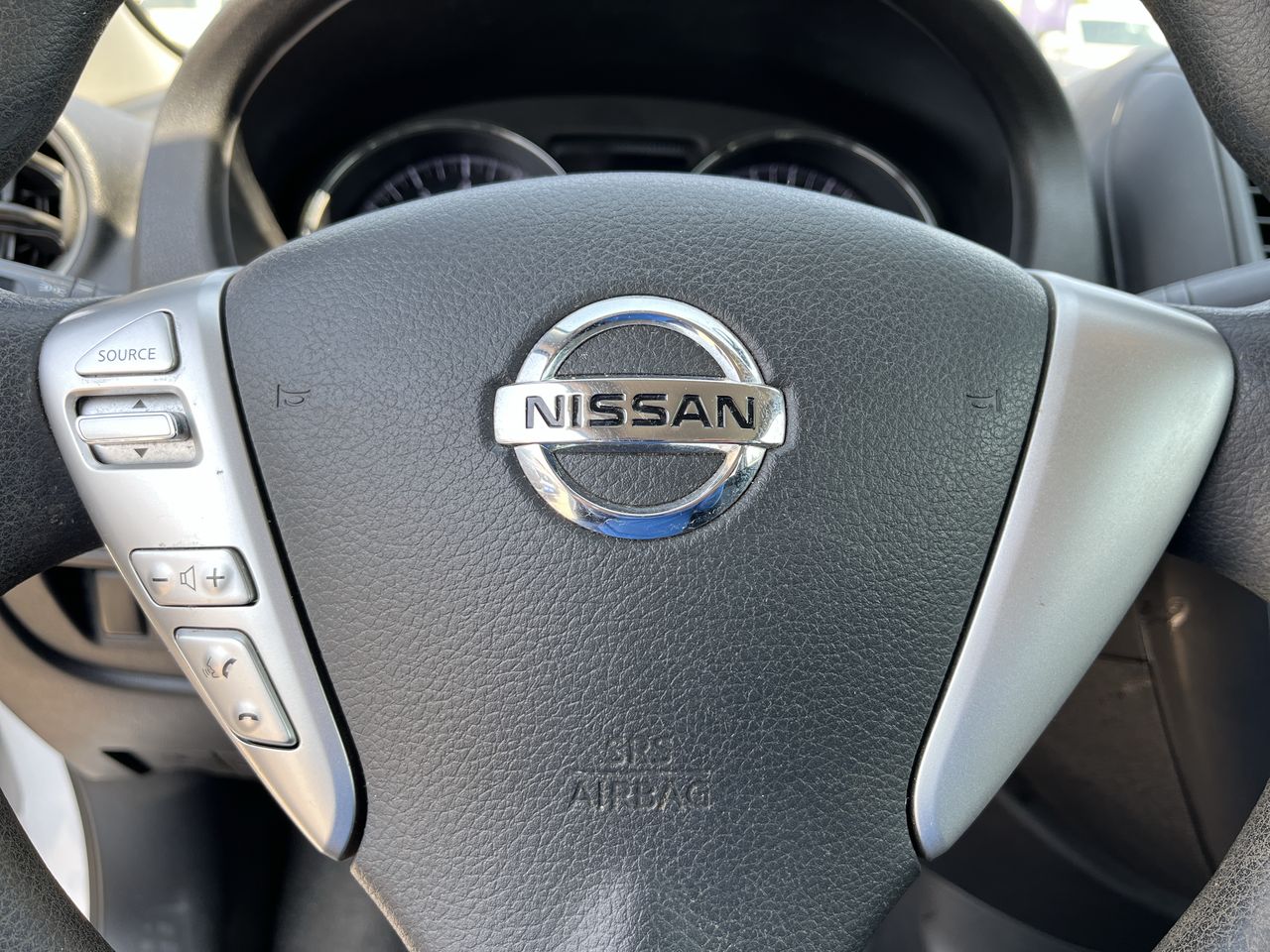 NISSAN - 26