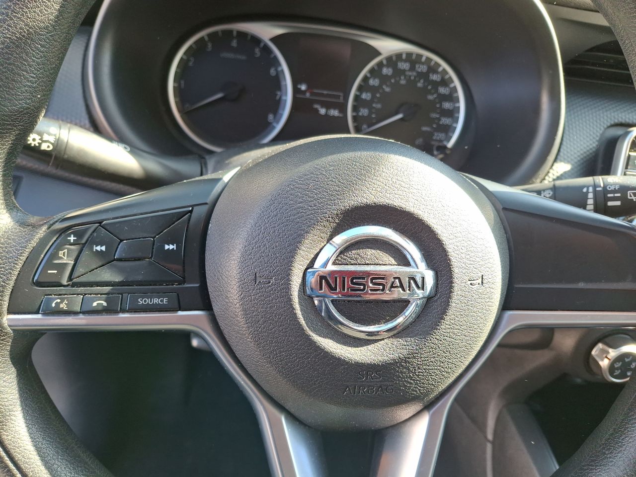 NISSAN - 26