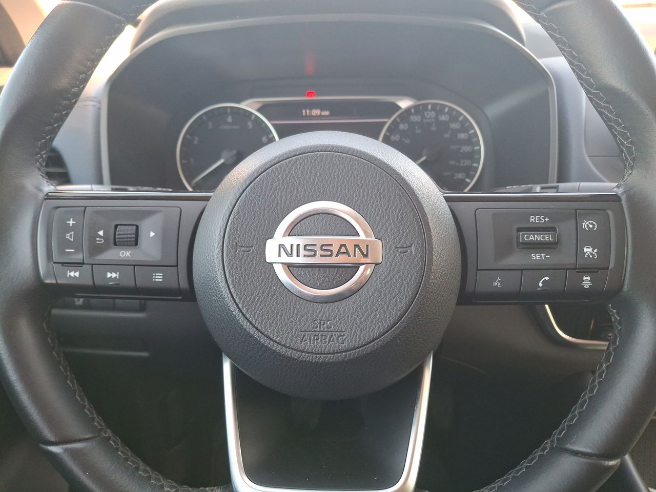 NISSAN - 26