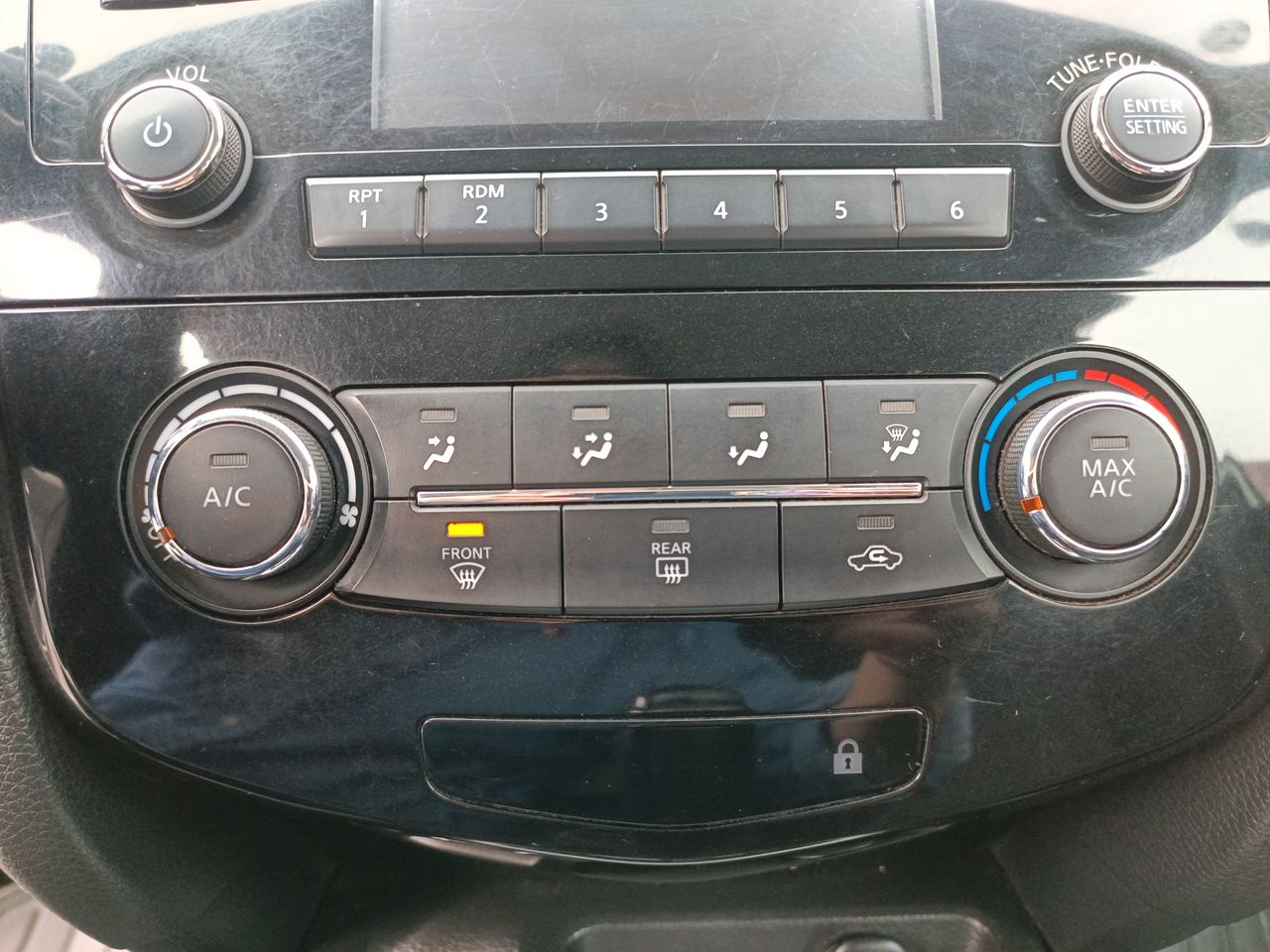 NISSAN - 30