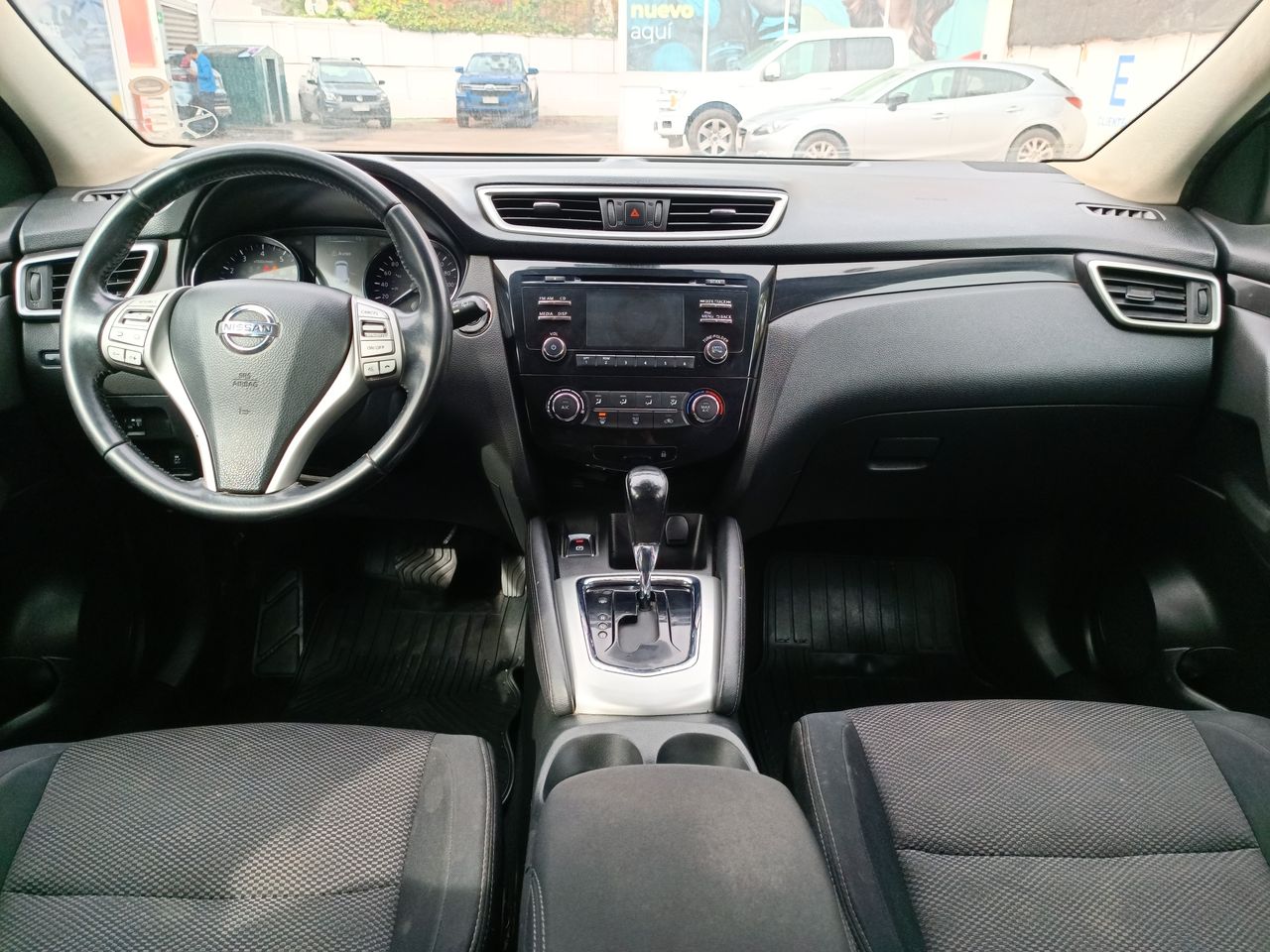 NISSAN - 32