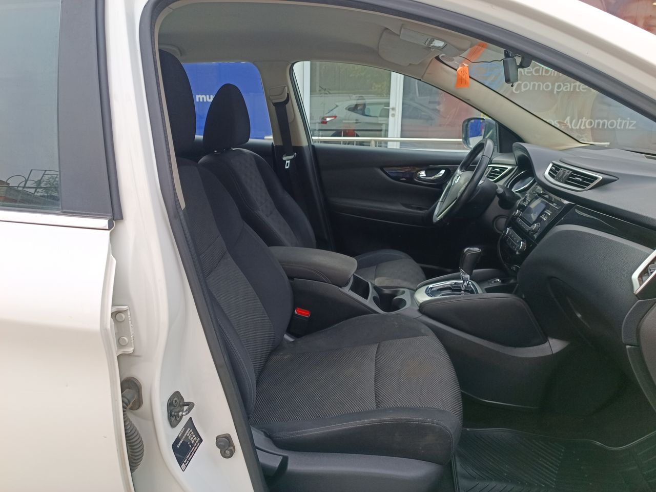 NISSAN - 33