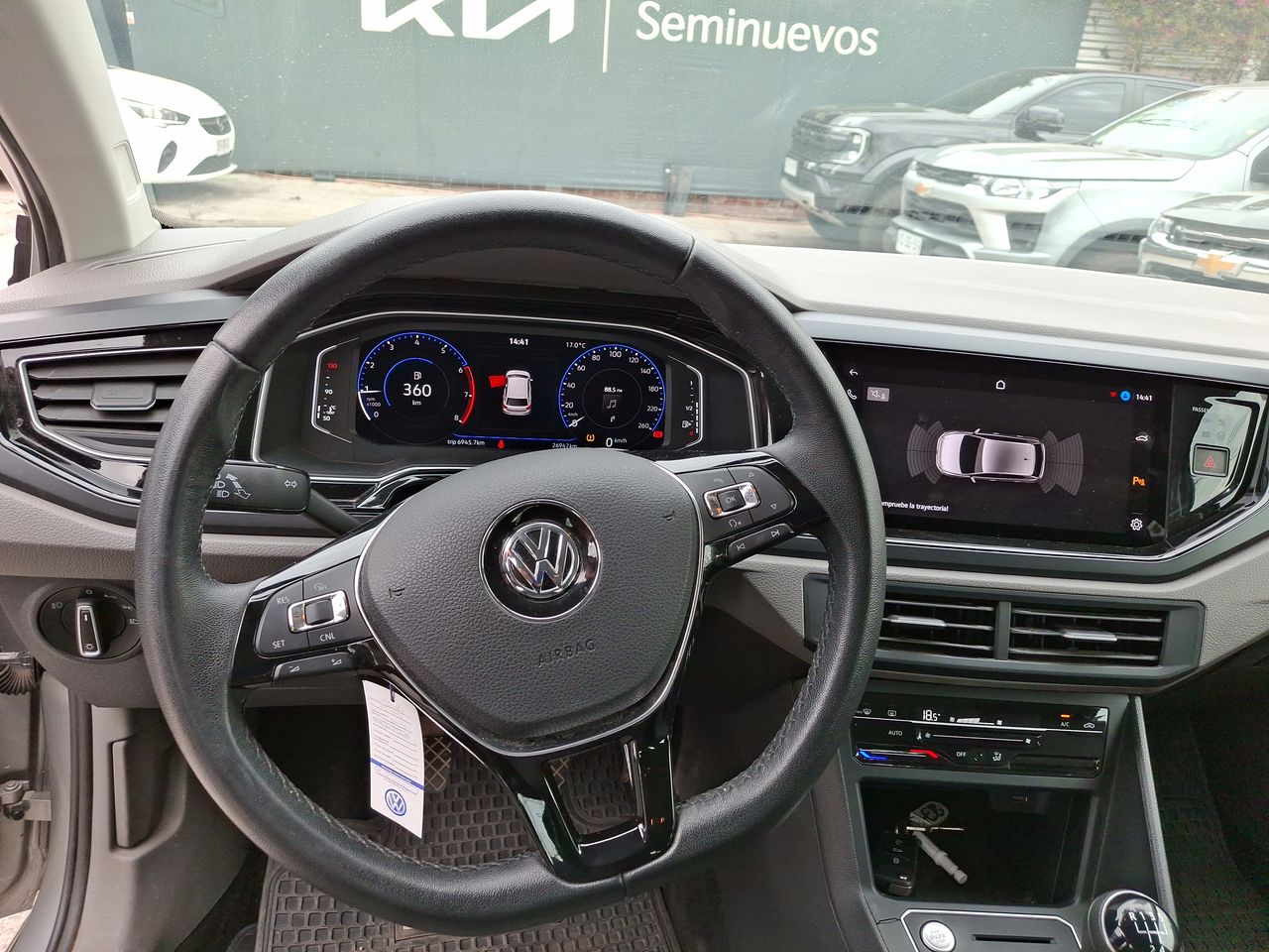 VOLKSWAGEN - 26