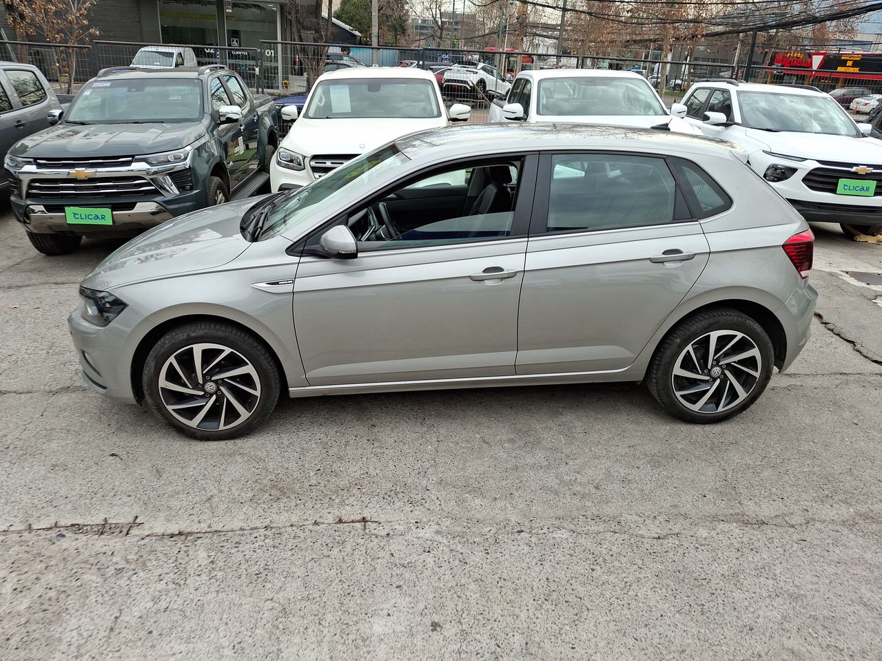 VOLKSWAGEN - 4