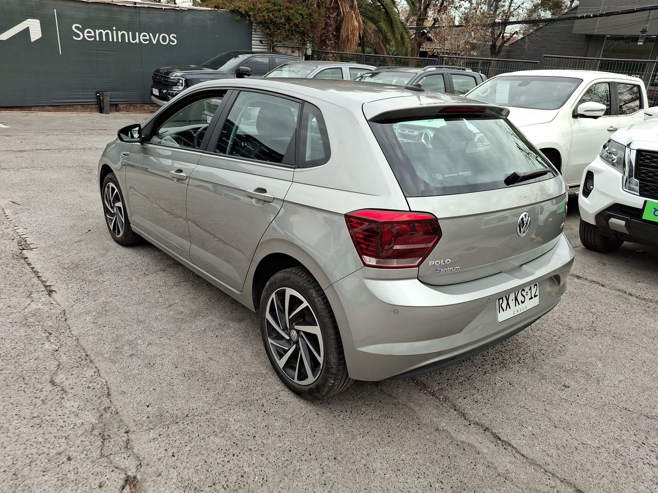 VOLKSWAGEN - 4