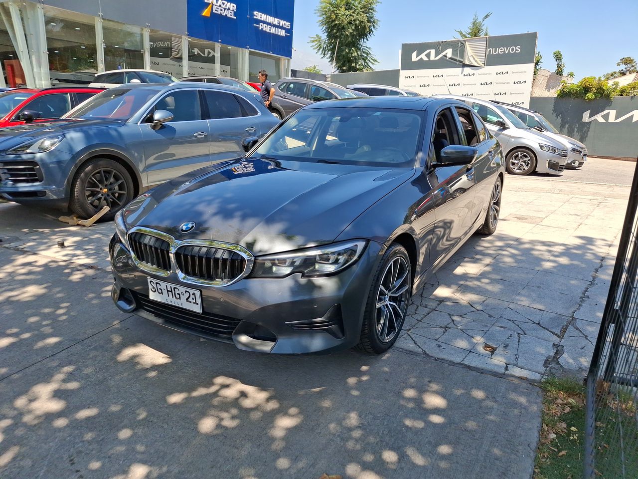 BMW - 4