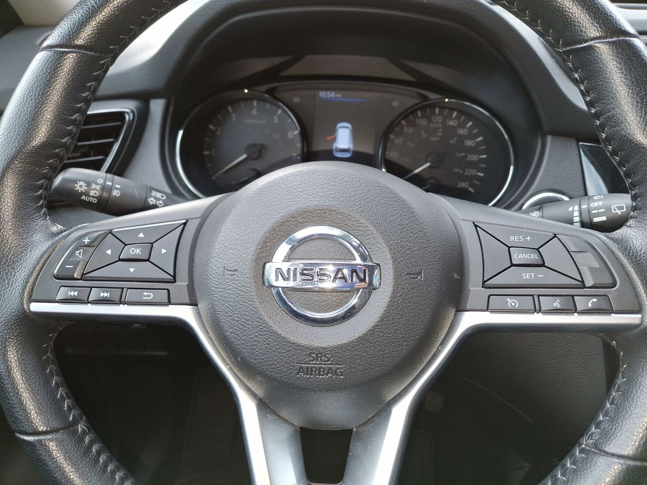 NISSAN - 27