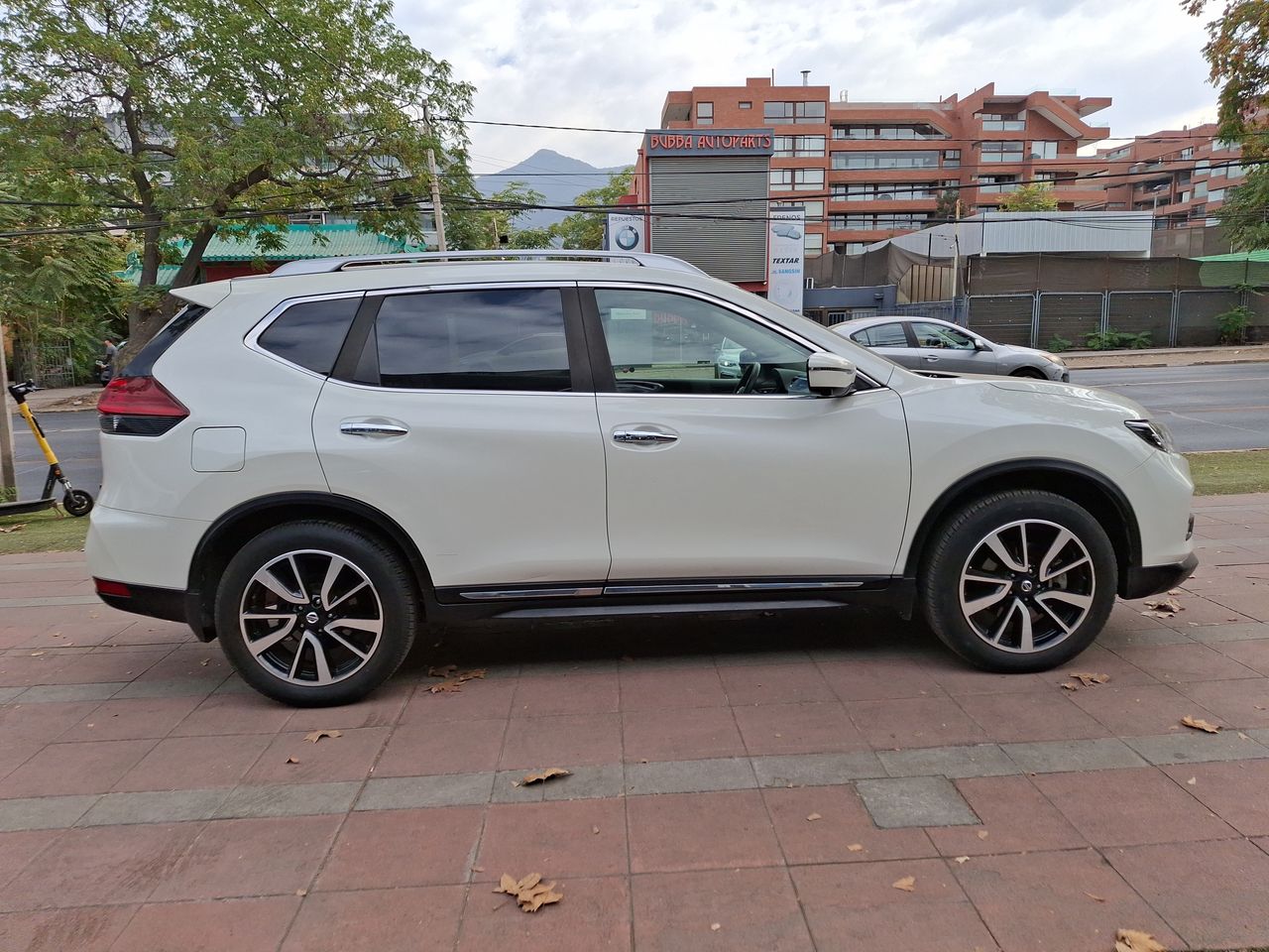 NISSAN - 8