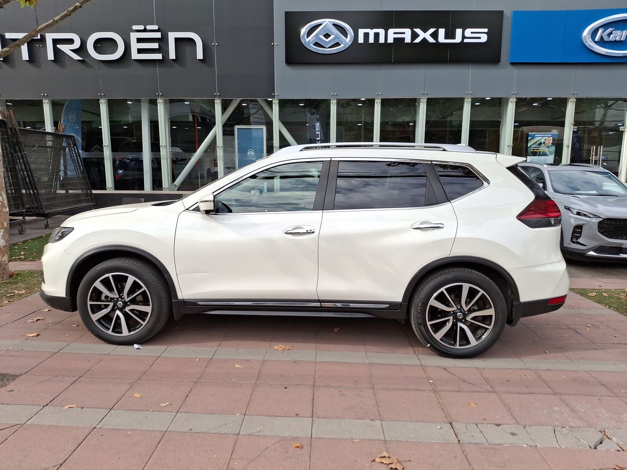 NISSAN - 4