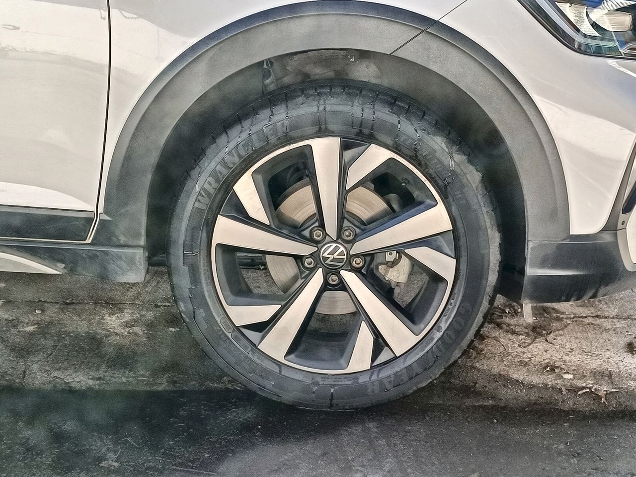 VOLKSWAGEN - 17