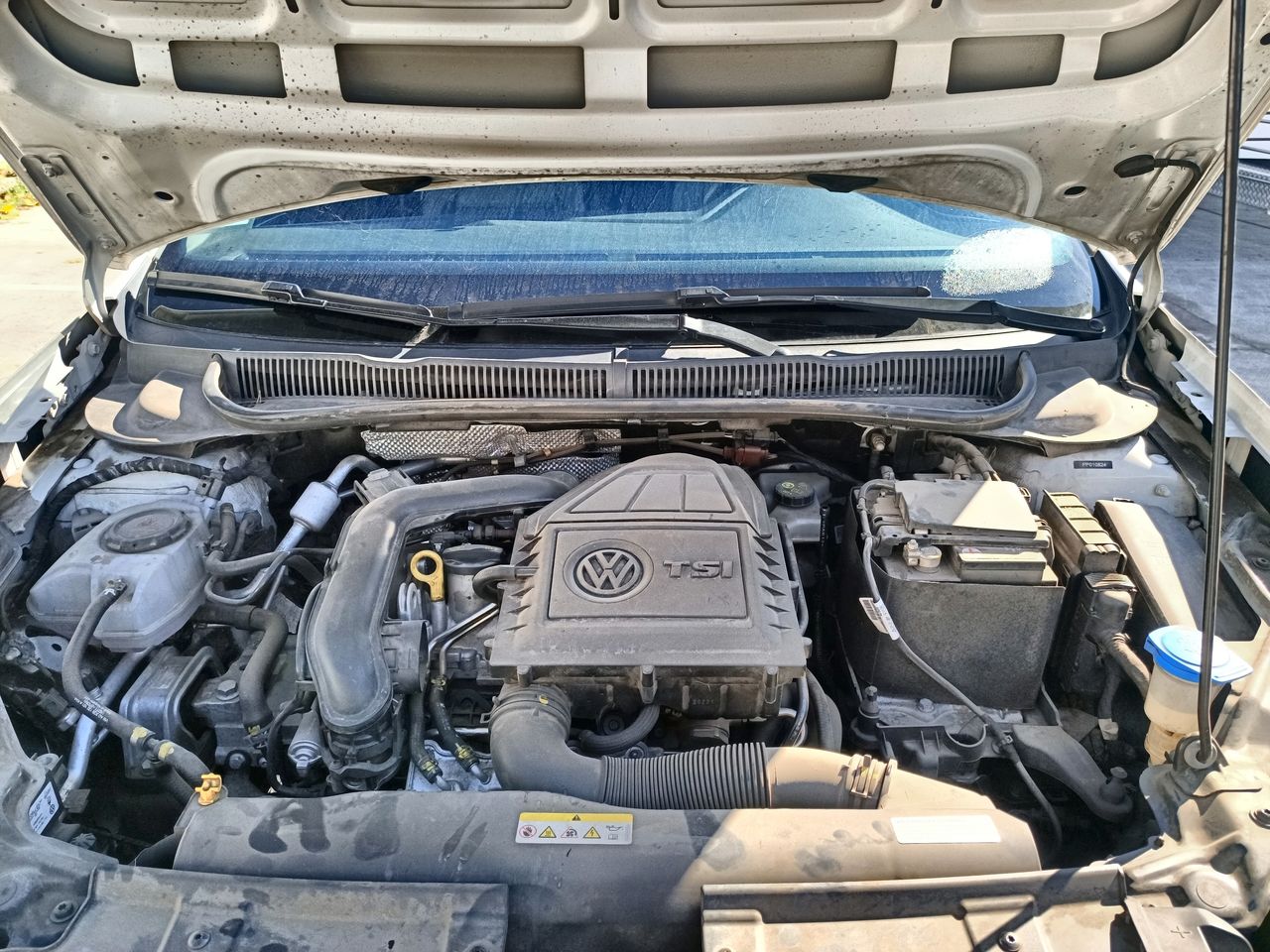 VOLKSWAGEN - 18
