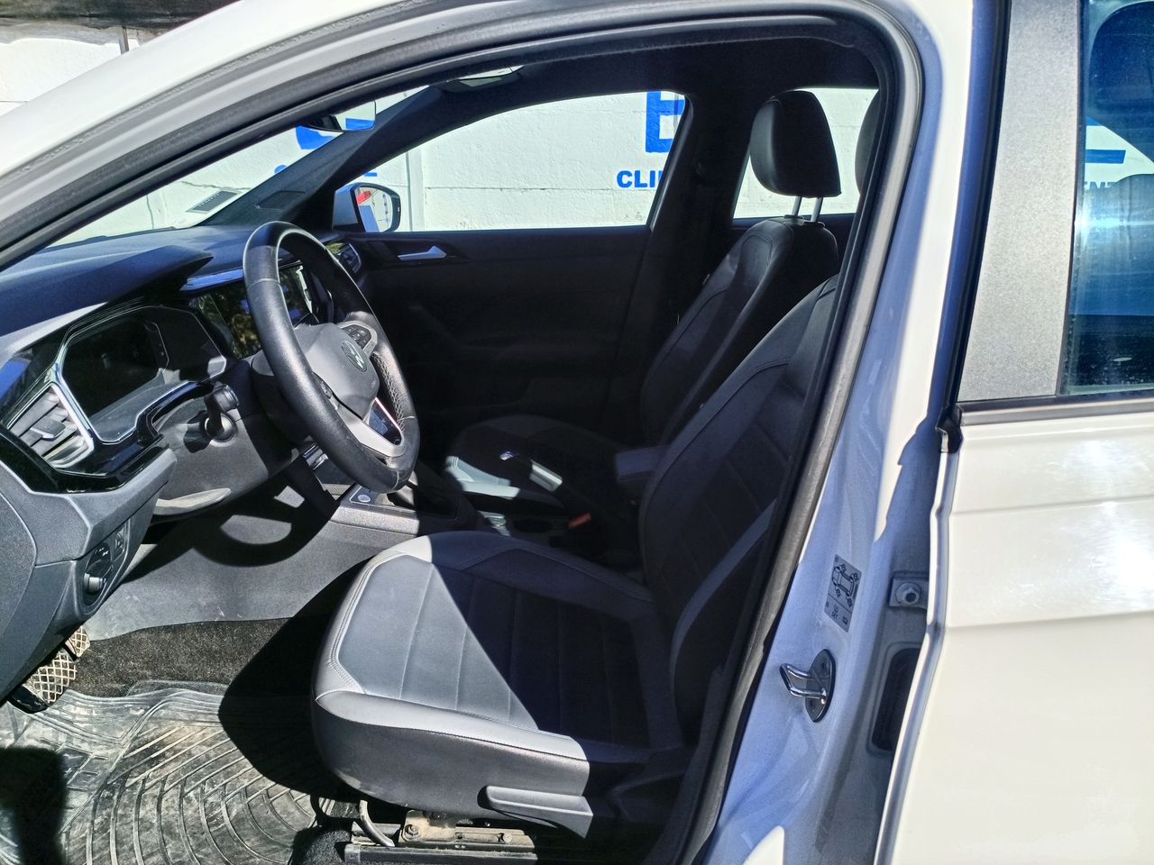 VOLKSWAGEN - 25