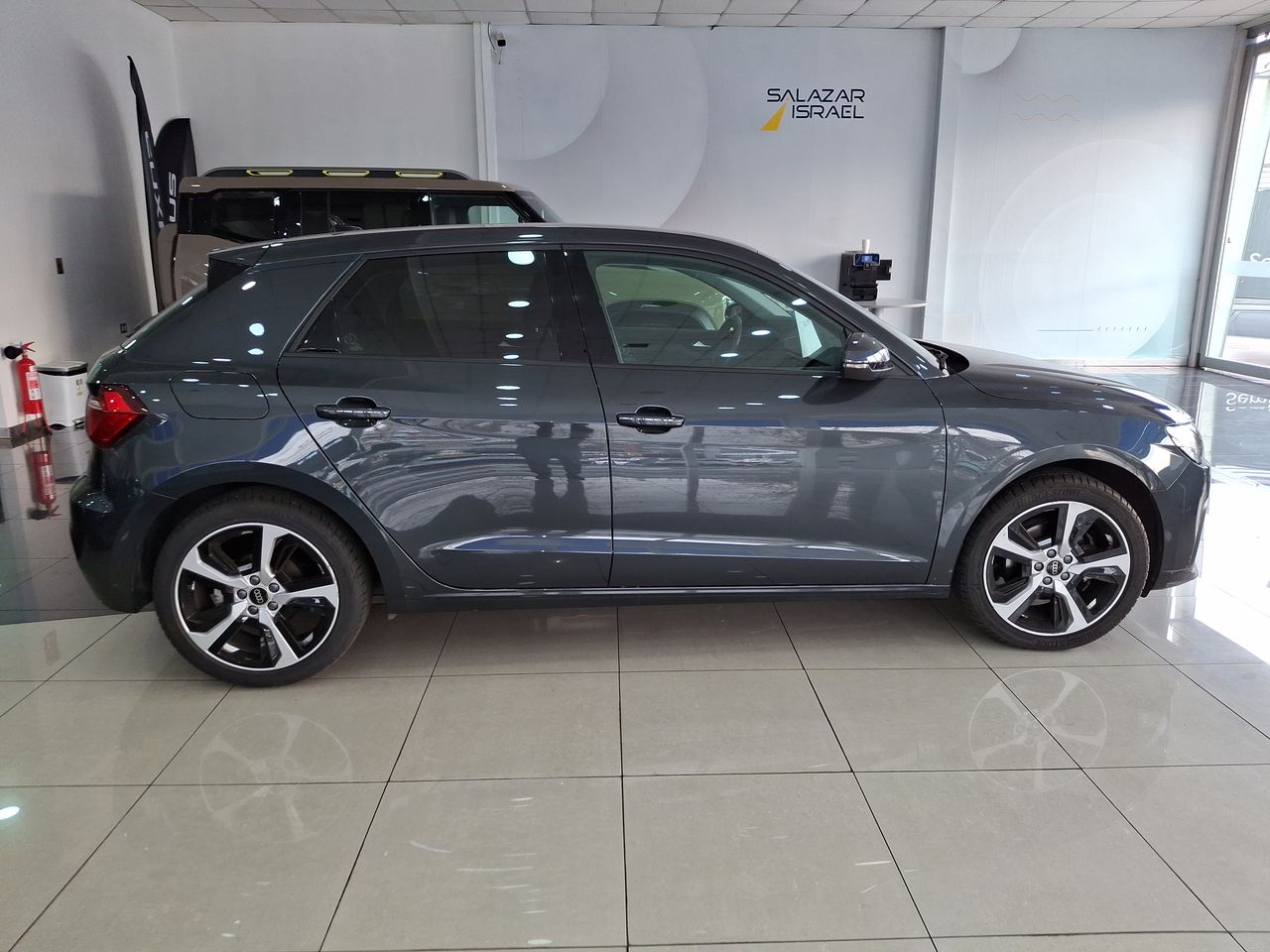AUDI - 8