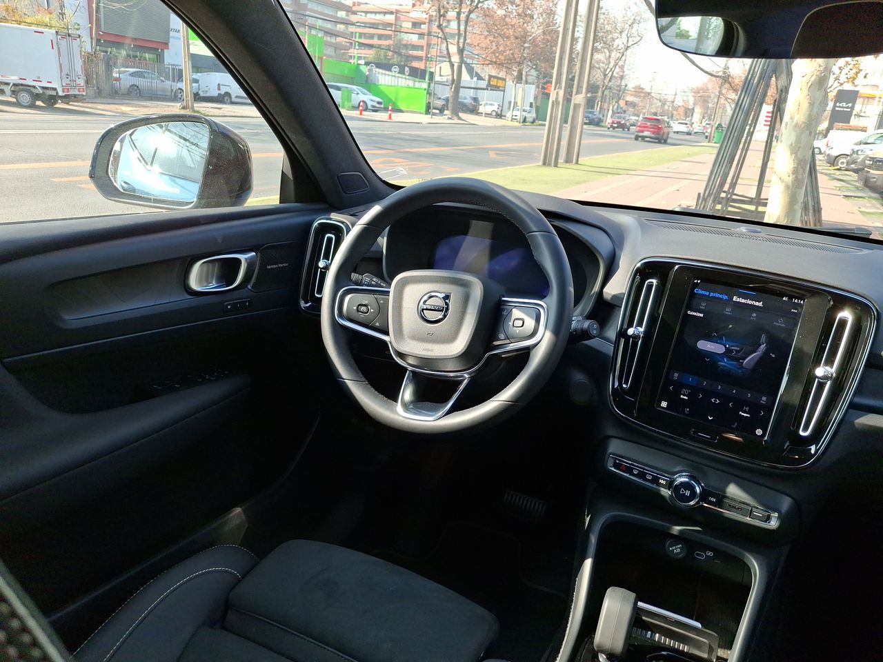 VOLVO - 16